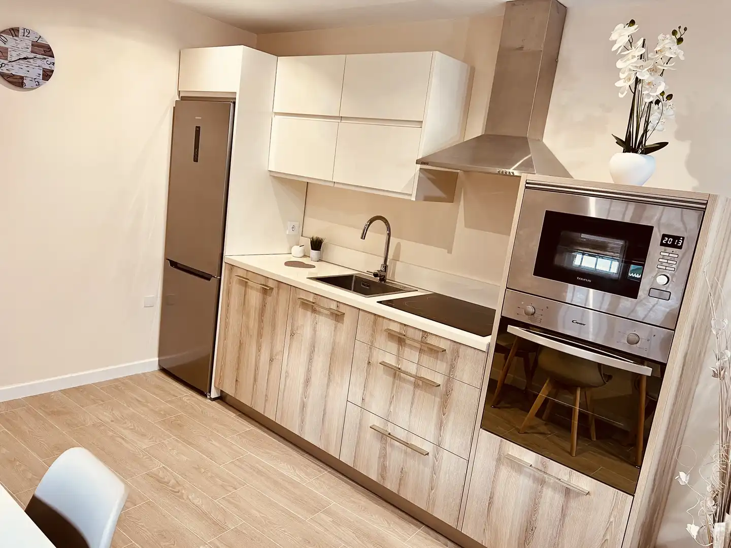 Cocina de Apartamento de alquiler en La Línea de la Concepción con Aire acondicionado, Calefacción y Jardín privado