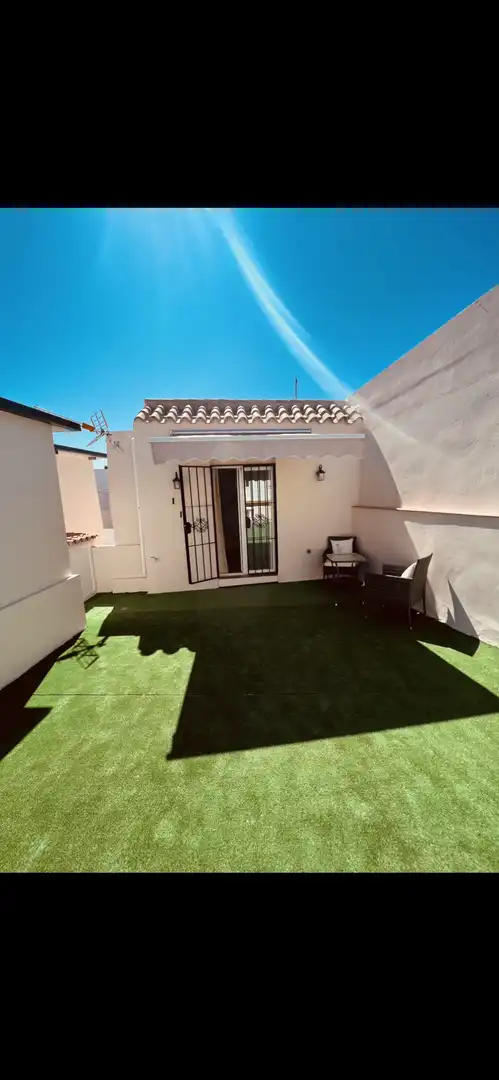 Terraza de Apartamento de alquiler en La Línea de la Concepción con Aire acondicionado, Calefacción y Jardín privado