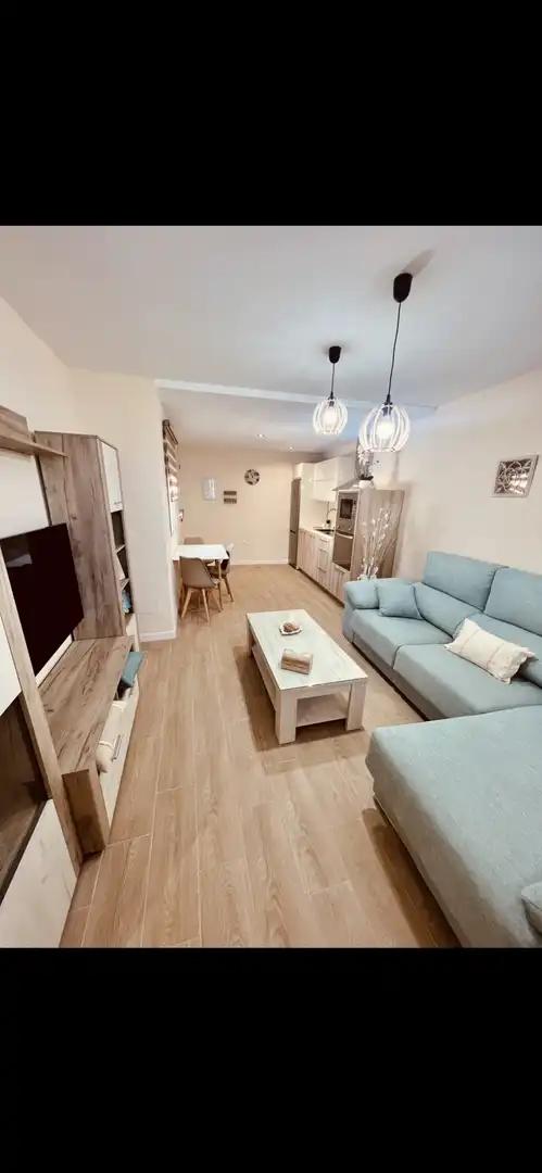 Sala de estar de Apartamento de alquiler en La Línea de la Concepción con Aire acondicionado, Calefacción y Jardín privado