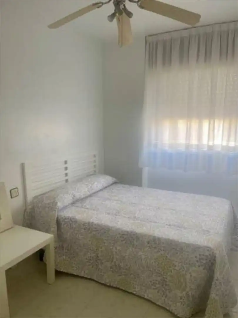 Dormitori de Apartament de lloguer en El Ejido amb Moblat