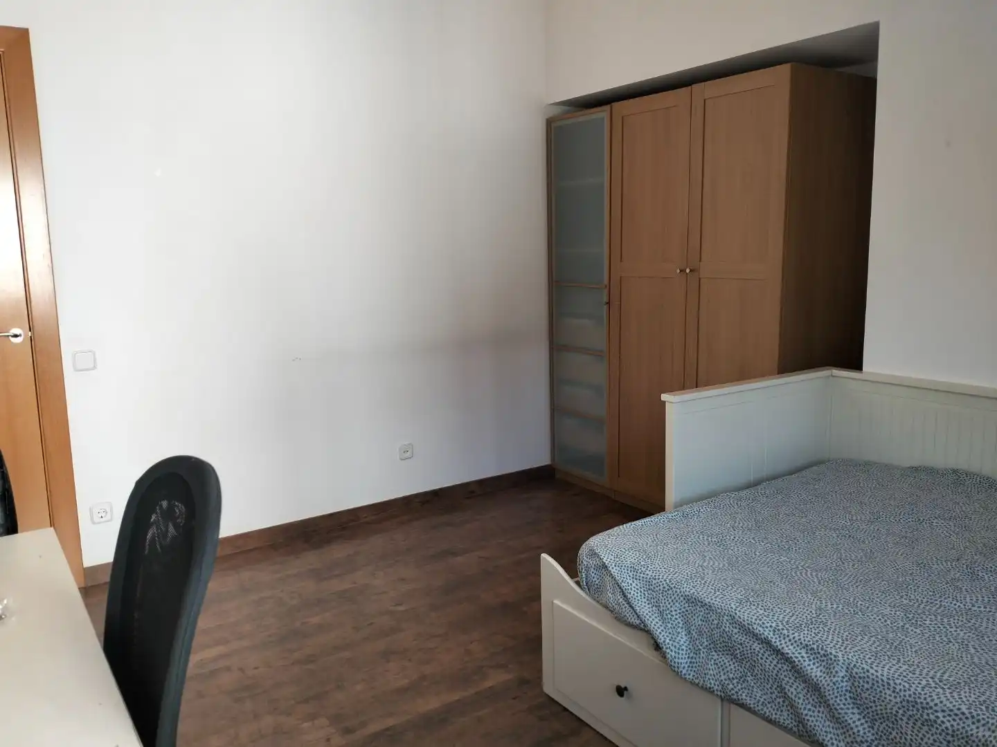 Habitación en Carrer de la Costa del Sol, 6, Palau-solità i Plegamans Habitación de Piso para compartir en Palau-solità i Plegamans con Calefacción, Jardín privado y Parquet