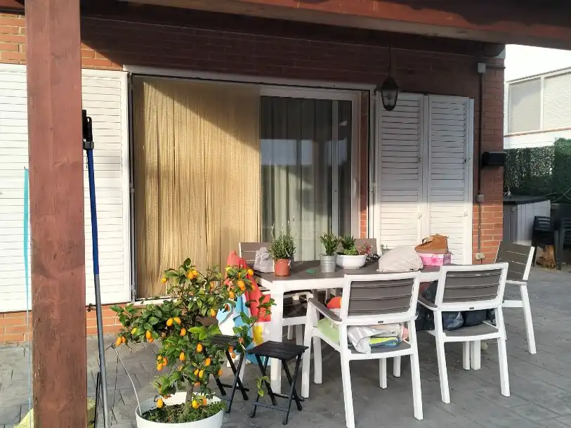 Habitación en Carrer de la Costa del Sol, 6, Palau-solità i Plegamans Terraza de Piso para compartir en Palau-solità i Plegamans con Calefacción, Jardín privado y Parquet