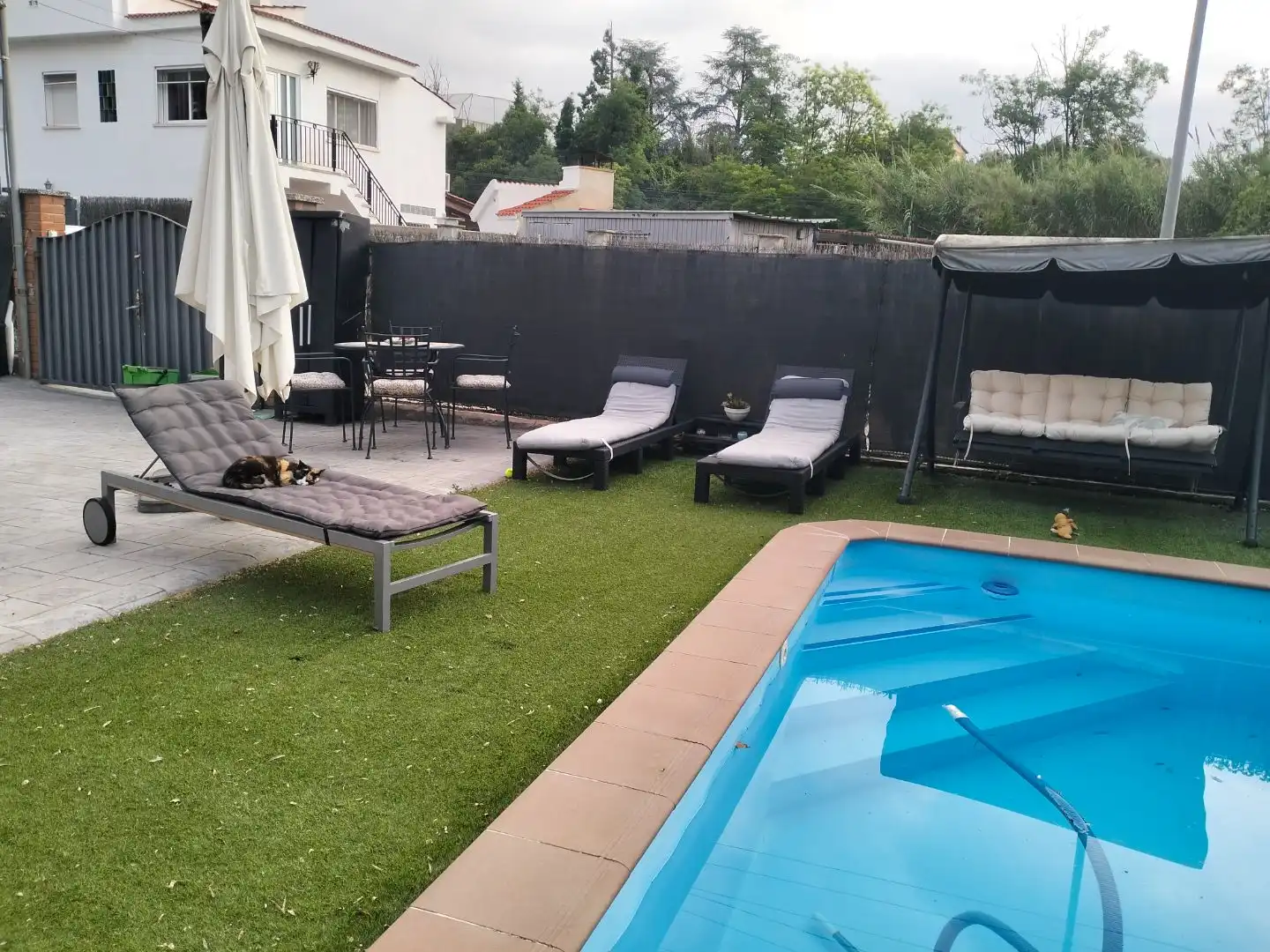 Habitación en Carrer de la Costa del Sol, 6, Palau-solità i Plegamans Terraza de Piso para compartir en Palau-solità i Plegamans con Calefacción, Jardín privado y Parquet