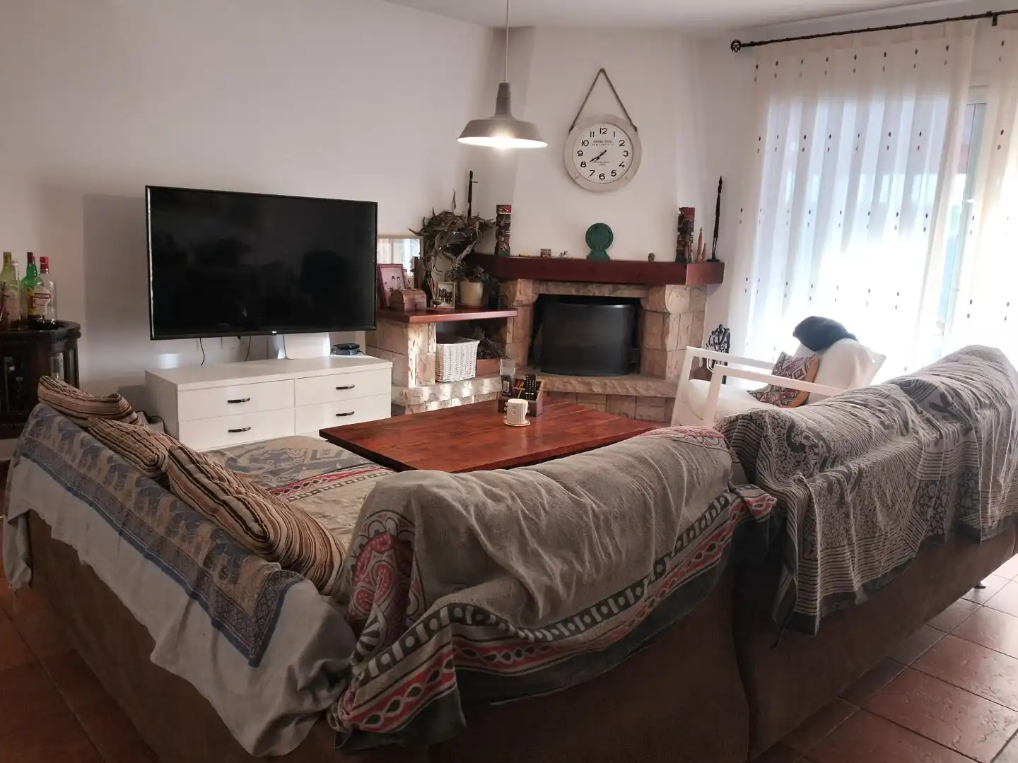 Habitación en Carrer de la Costa del Sol, 6, Palau-solità i Plegamans Sala de estar de Piso para compartir en Palau-solità i Plegamans con Calefacción, Jardín privado y Parquet