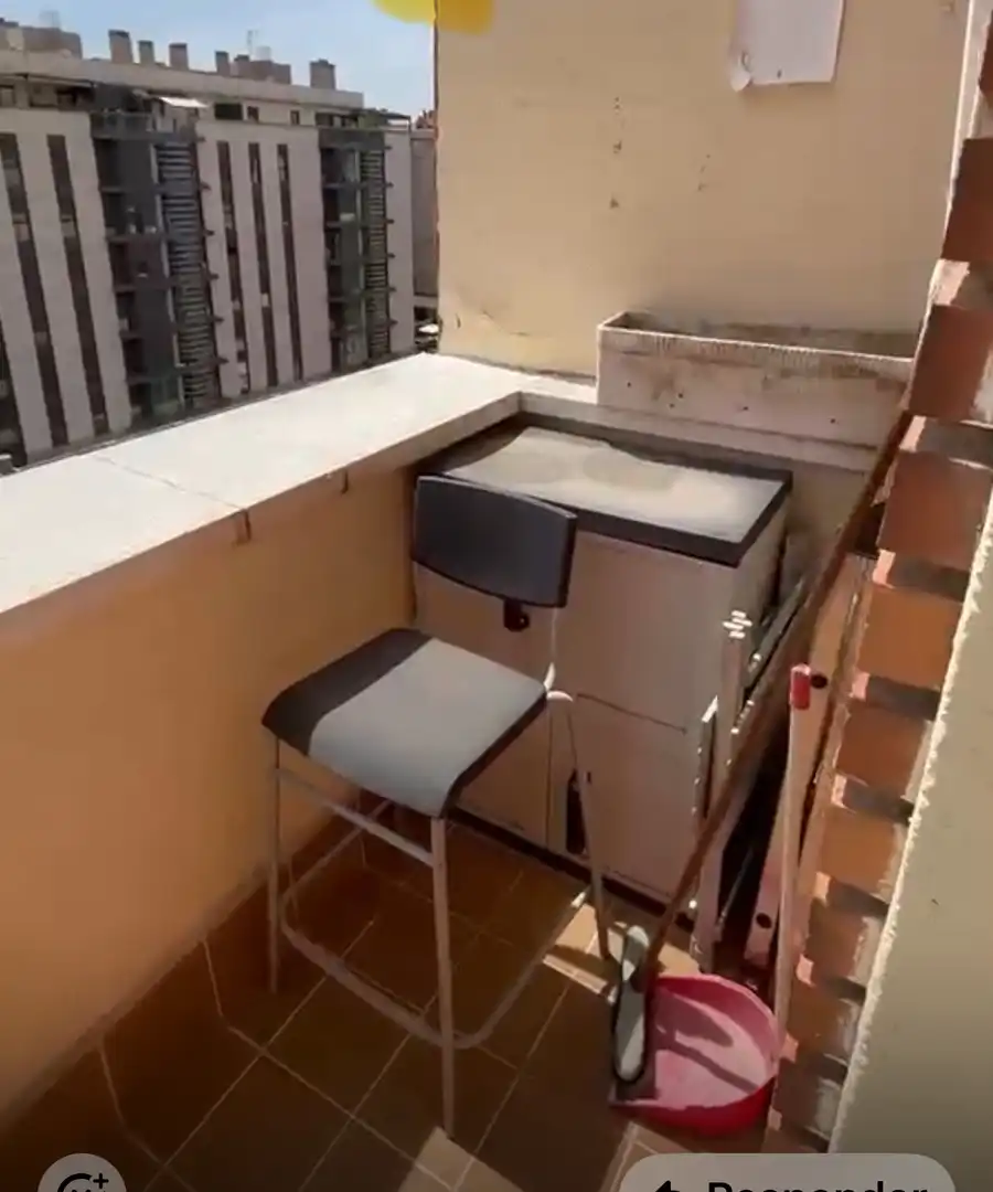Flat for rent in Calle de Gandía, Adelfas Balcony of Flat for rent in Madrid with Air Conditioner, Heating and Parquet flooring