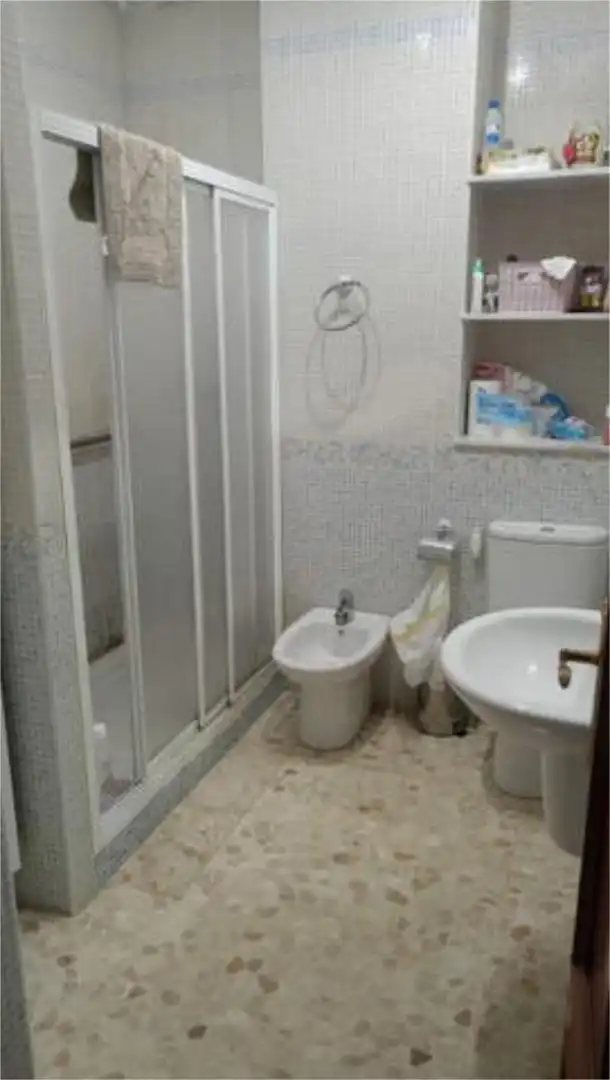 Piso de alquiler en Nuevo Parque - Los Rosales - Tráfico Pesado Baño de Piso de alquiler en Huelva