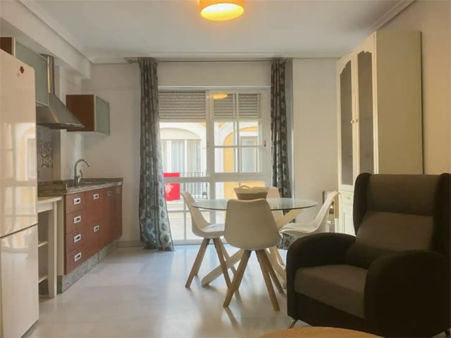 Estudi de lloguer a Zona Centro Sala d'estar de Estudi de lloguer en Córdoba amb Calefacció, Traster i Moblat