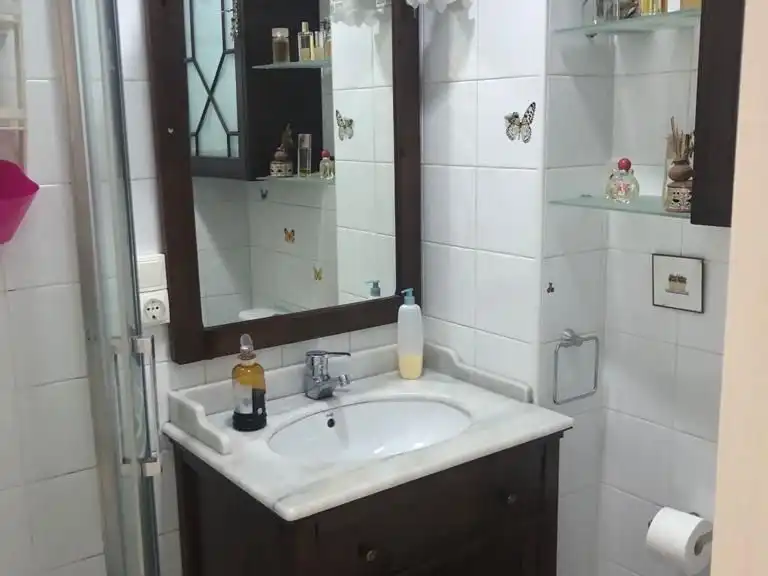Room in Rúa Benito Blanco Rajoy, 11, Cuatro Caminos - Plaza de la Cubela Bathroom of Flat for share in A Coruña Capital with Heating and Furnished