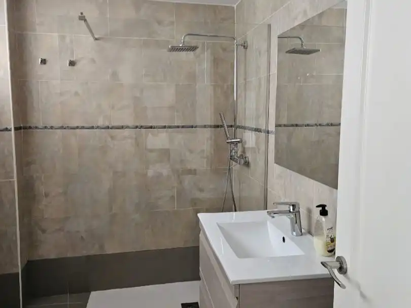 Detached homes for rent in Calle Gertrudis Anglesola, 9, Centro Bathroom of Detached homes for rent in Bétera with Air Conditioner, Heating and Private garden