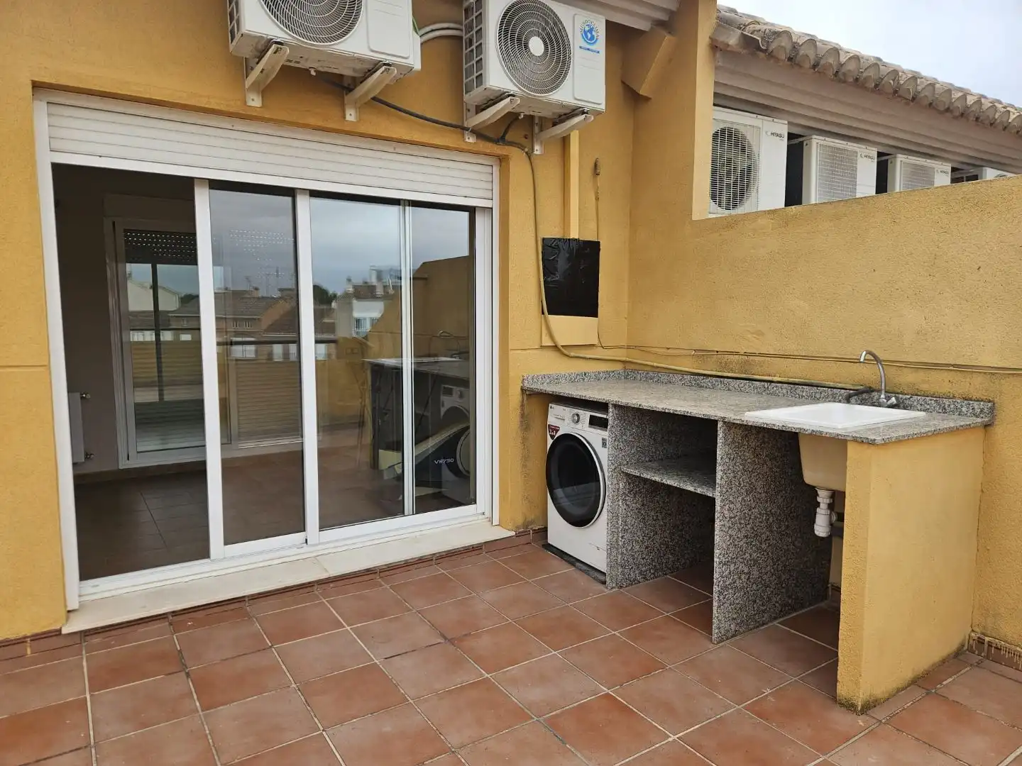 Detached homes for rent in Calle Gertrudis Anglesola, 9, Centro Balcony of Detached homes for rent in Bétera with Air Conditioner, Heating and Private garden