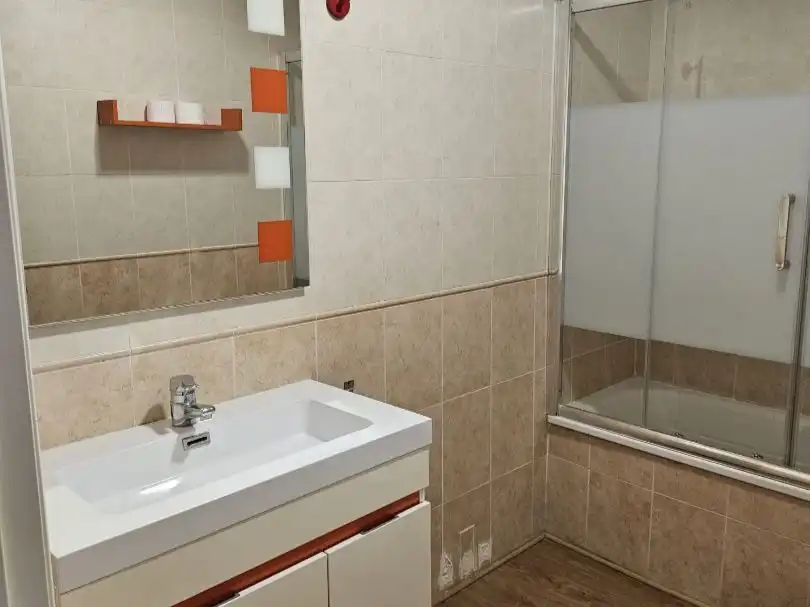 Detached homes for rent in Calle Gertrudis Anglesola, 9, Centro Bathroom of Detached homes for rent in Bétera with Air Conditioner, Heating and Private garden