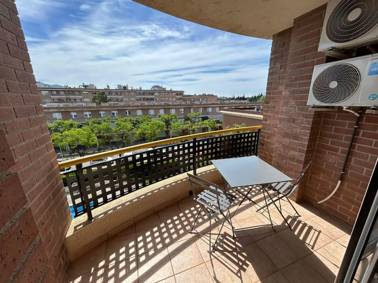 Pis en venda a Carrer de Soriano Montagut, Temple Terrassa de Pis en venda en Tortosa amb Aire condicionat, Calefacció i Jardí privat