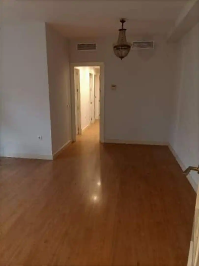 Flat for rent in Sevilla  with Terrace and Storage room