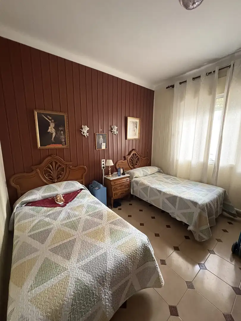 Piso en venta en Calle San Sebastián, 28, Centro - Doña Mercedes Habitación de Piso en venta en Dos Hermanas