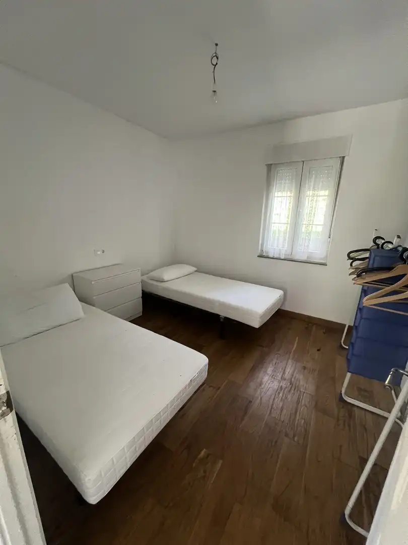 Habitación de Piso en venta en Lena con Jardín privado, Terraza y Amueblado