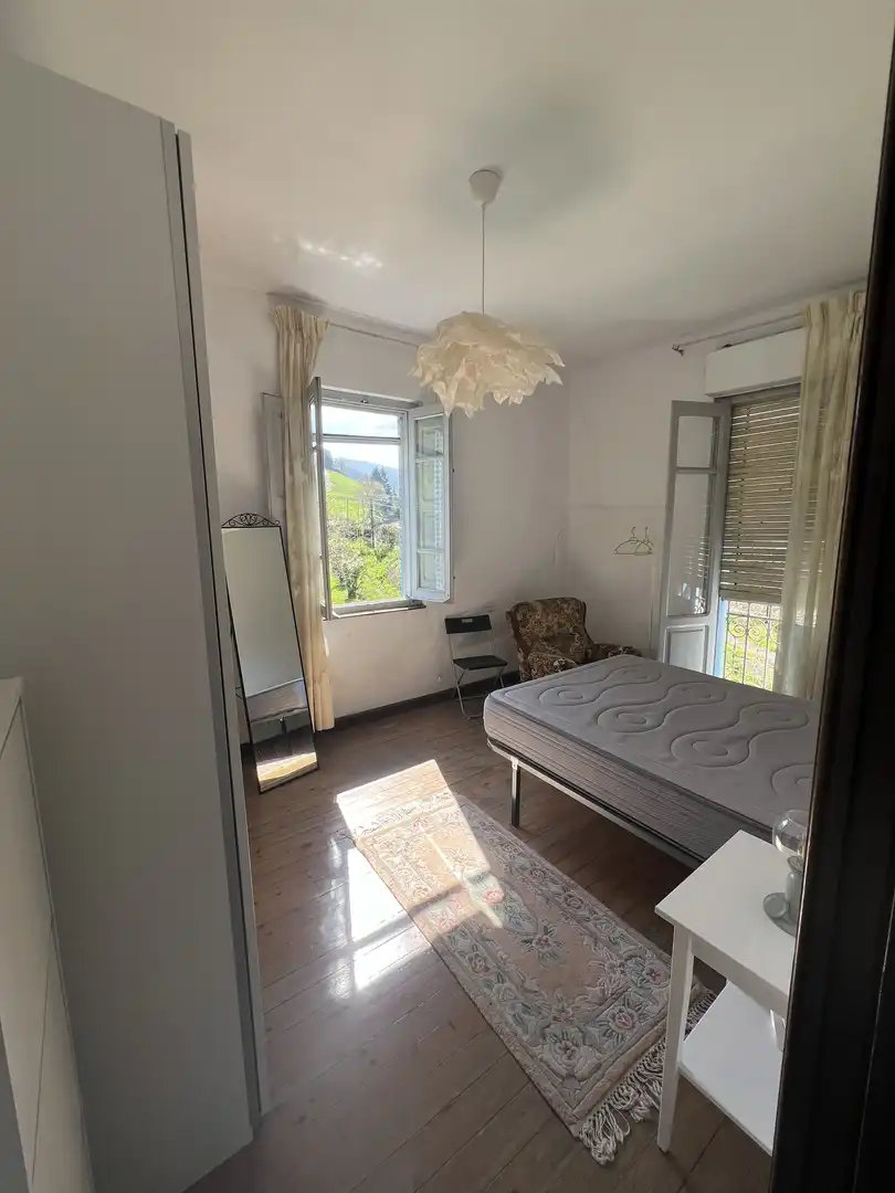 Habitación de Piso en venta en Lena con Jardín privado, Terraza y Amueblado