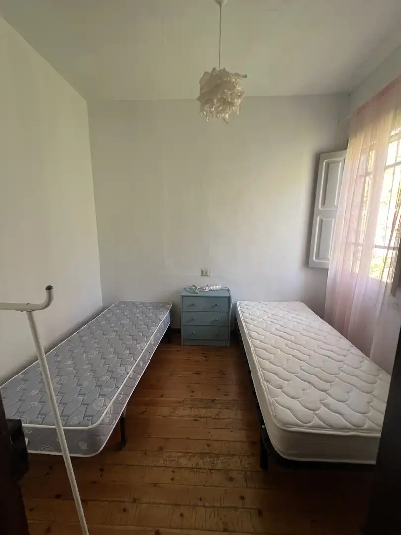 Habitación de Piso en venta en Lena con Jardín privado, Terraza y Amueblado