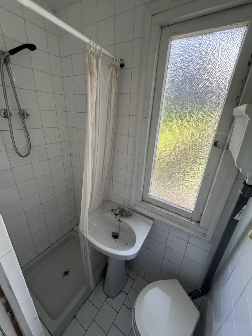 Baño de Piso en venta en Lena con Jardín privado, Terraza y Amueblado