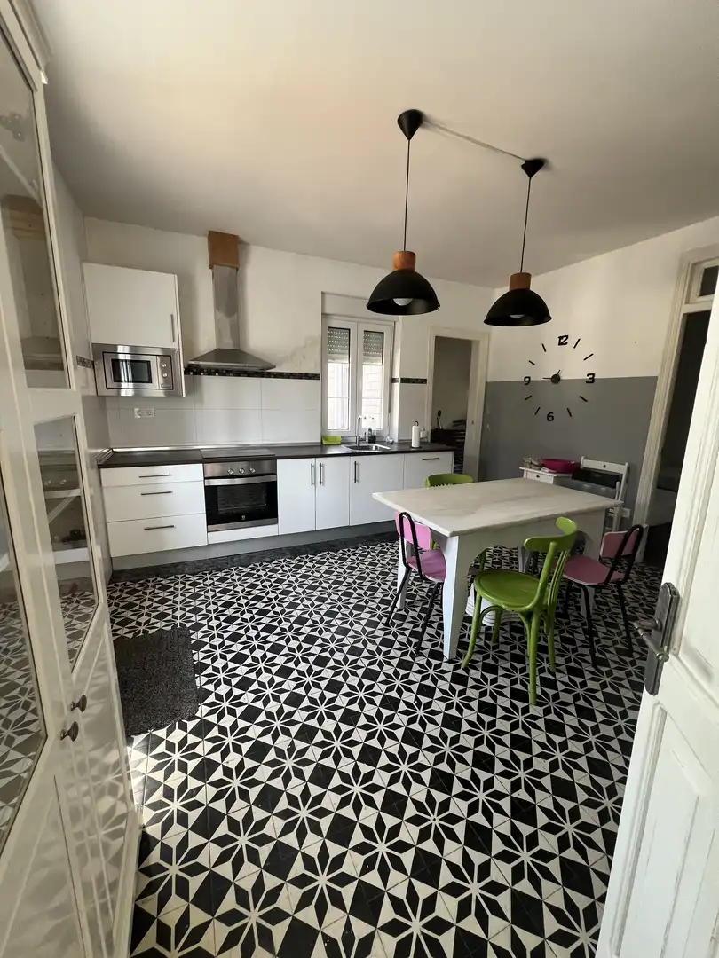 Cocina de Piso en venta en Lena con Jardín privado, Terraza y Amueblado