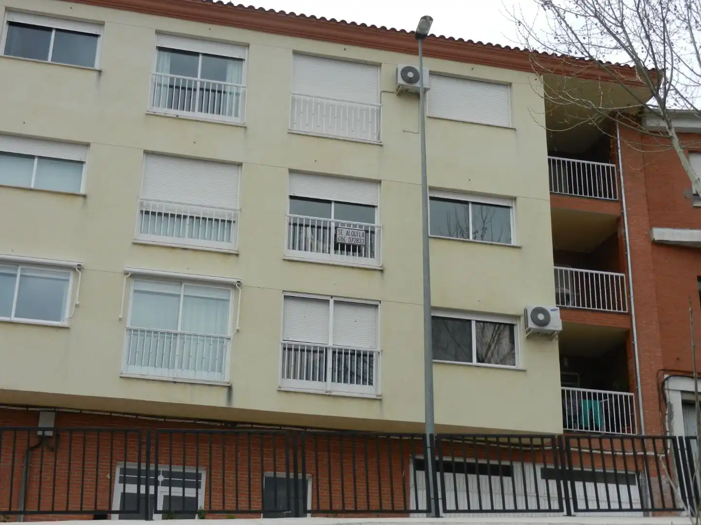 Piso de alquiler en Calle Rambla de Santa Teresa, 4, Zona Sur - Av. de España - San Miguel Vista exterior de Piso de alquiler en Plasencia con Aire acondicionado, Calefacción y Terraza