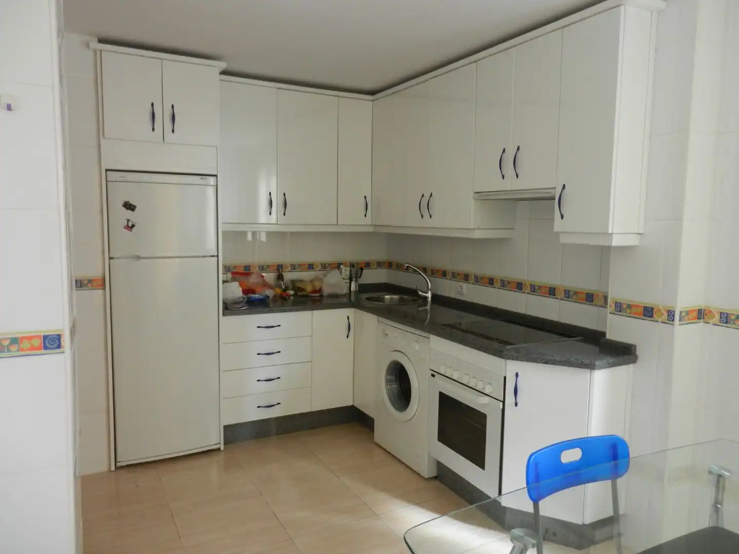 Piso de alquiler en Calle Rambla de Santa Teresa, 4, Zona Sur - Av. de España - San Miguel Cocina de Piso de alquiler en Plasencia con Aire acondicionado, Calefacción y Terraza