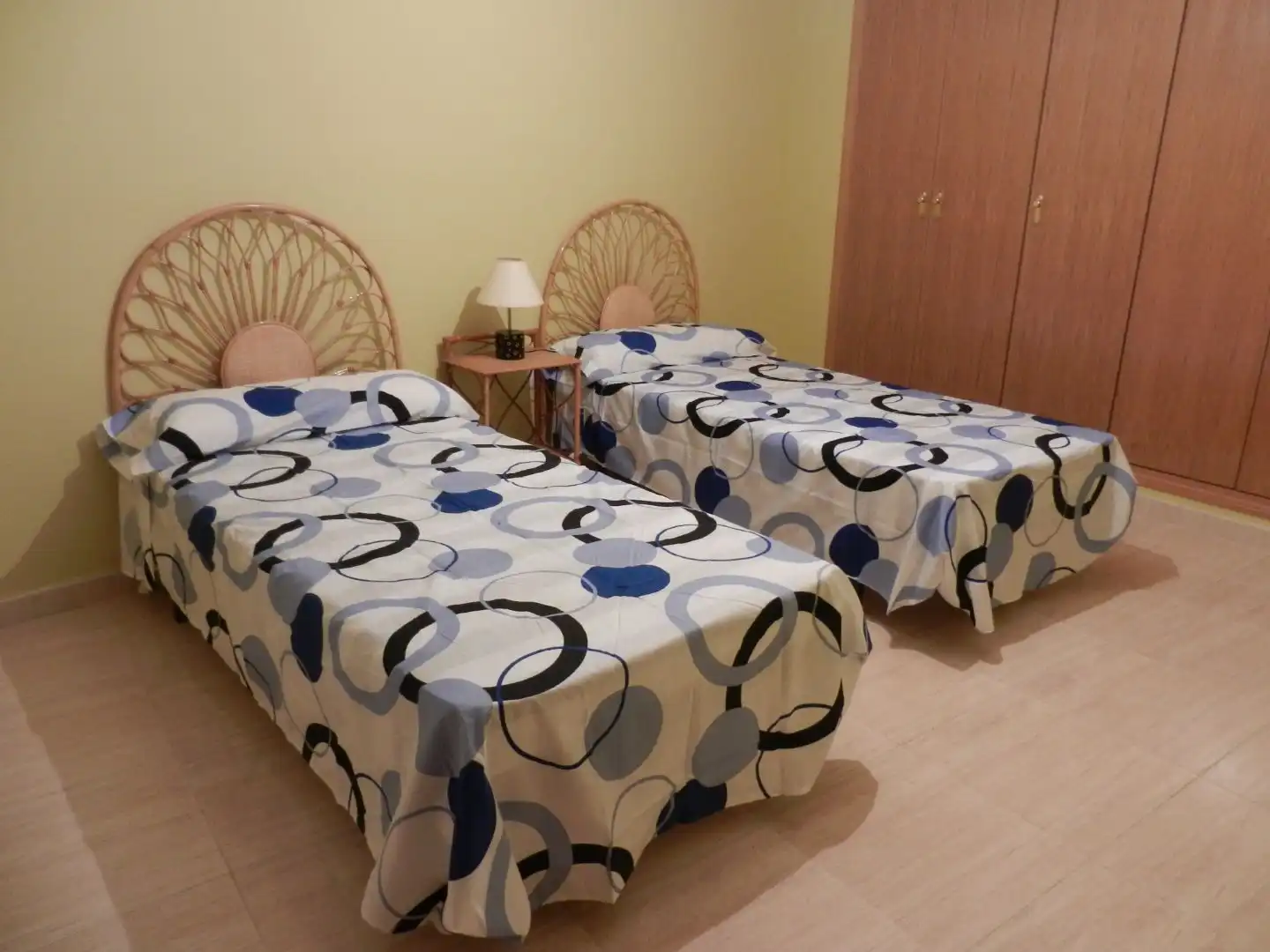 Piso de alquiler en Calle Rambla de Santa Teresa, 4, Zona Sur - Av. de España - San Miguel Habitación de Piso de alquiler en Plasencia con Aire acondicionado, Calefacción y Terraza