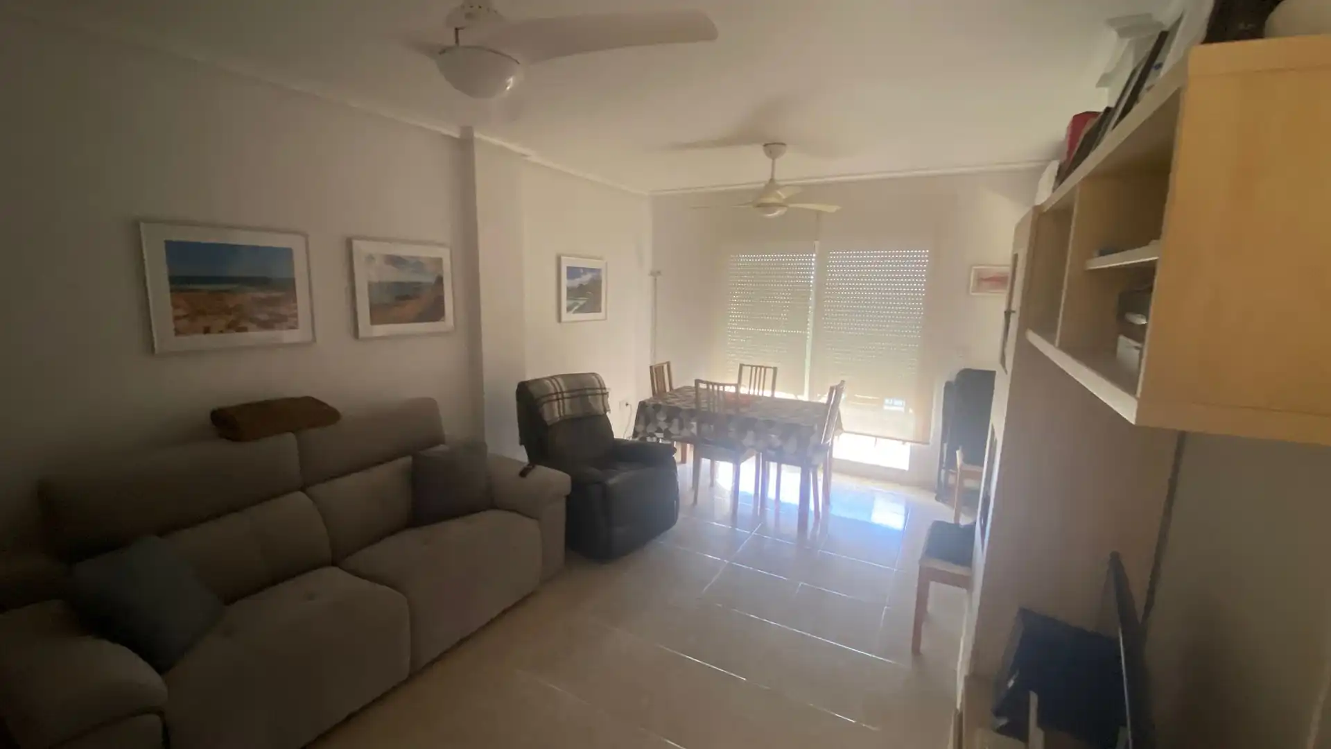 Piso en venta en Gran Vía de la Manga, Km 16, Dos Mares Sala de estar de Piso en venta en La Manga del Mar Menor con Aire acondicionado, Piscina y Balcón