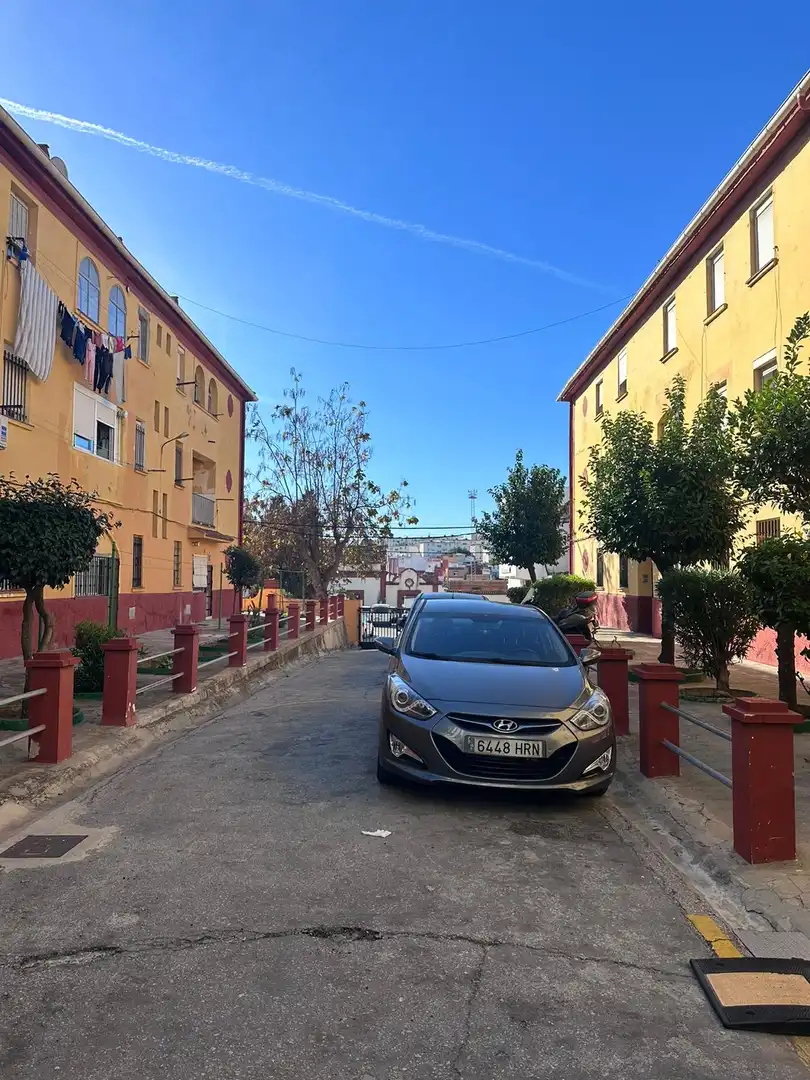 Planta baixa en venda a Avenida Agustín Bálsamo, 12, Bajadilla - Fuente Nueva Vista exterior de Planta baixa en venda en Algeciras amb Balcó
