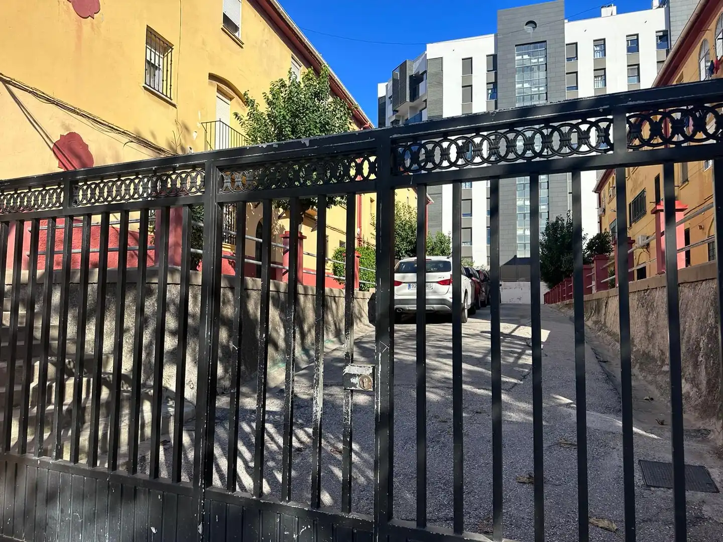 Planta baixa en venda a Avenida Agustín Bálsamo, 12, Bajadilla - Fuente Nueva Vista exterior de Planta baixa en venda en Algeciras amb Balcó
