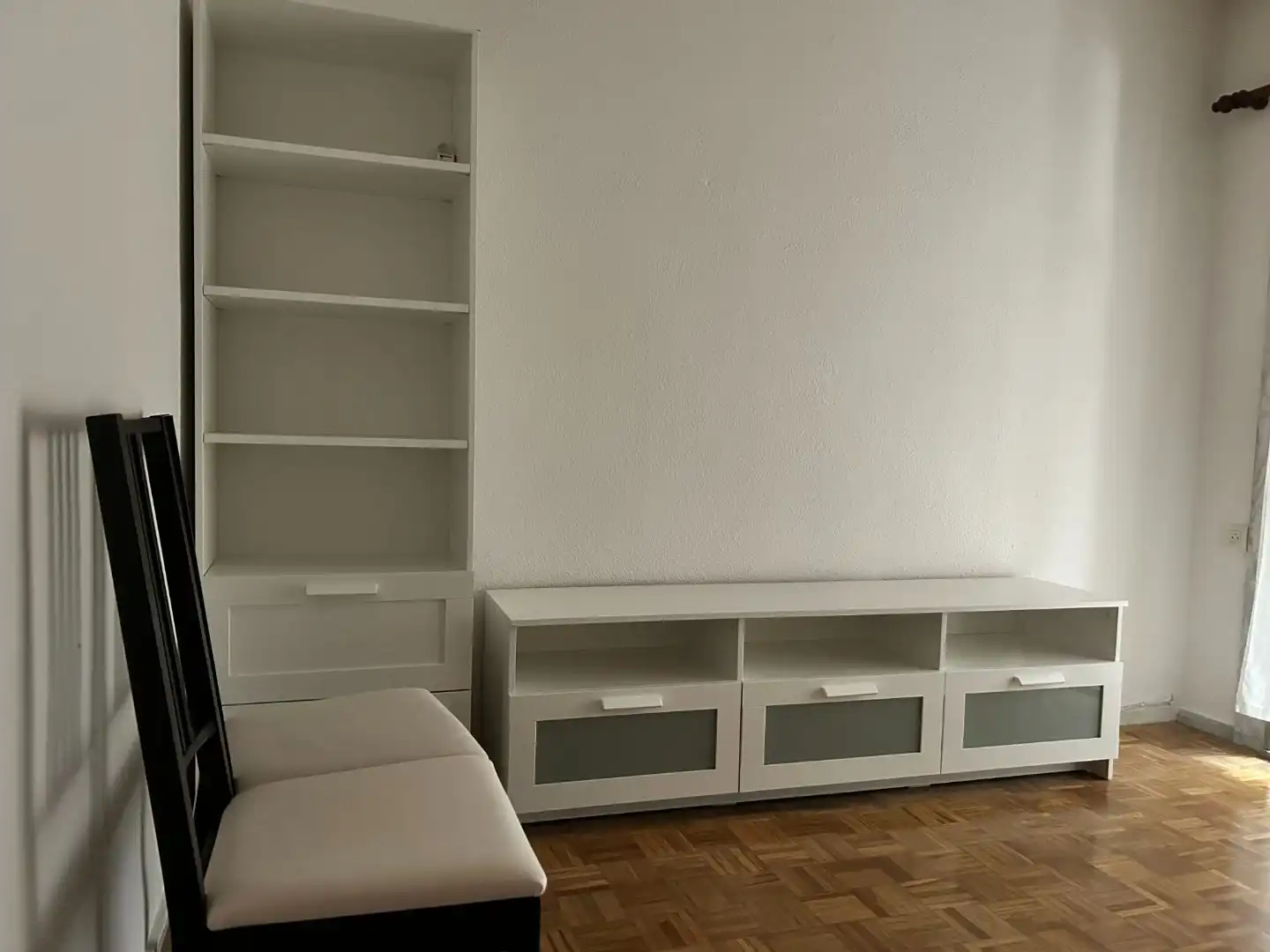Flat for rent in Calle de Santa Irene, 16, Tres Olivos - Valverde Living room of Flat for rent in Madrid with Heating, Parquet flooring and Furnished