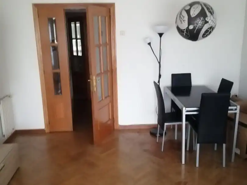 Room in Rúa Carlos Martínez Barbeito Moras, 4, Someso - Matogrande Dining room of Flat for share in A Coruña Capital with Heating, Parquet flooring and Furnished