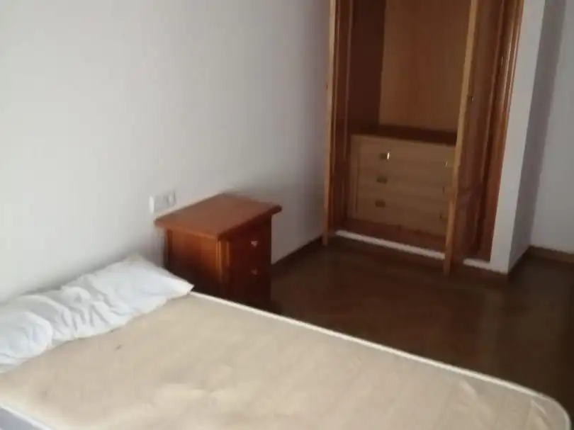 Room in Rúa Carlos Martínez Barbeito Moras, 4, Someso - Matogrande Bedroom of Flat for share in A Coruña Capital with Heating, Parquet flooring and Furnished
