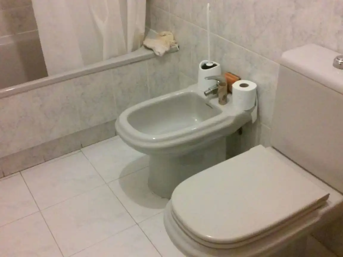 Room in Rúa Carlos Martínez Barbeito Moras, 4, Someso - Matogrande Bathroom of Flat for share in A Coruña Capital with Heating, Parquet flooring and Furnished