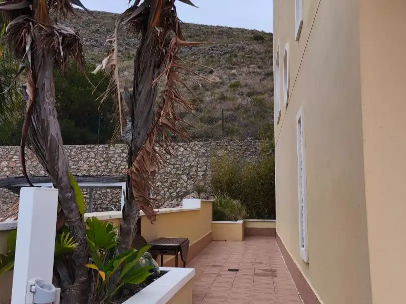 Casa adosada de lloguer a Carrer de la Serra Gelada, 3, Racó