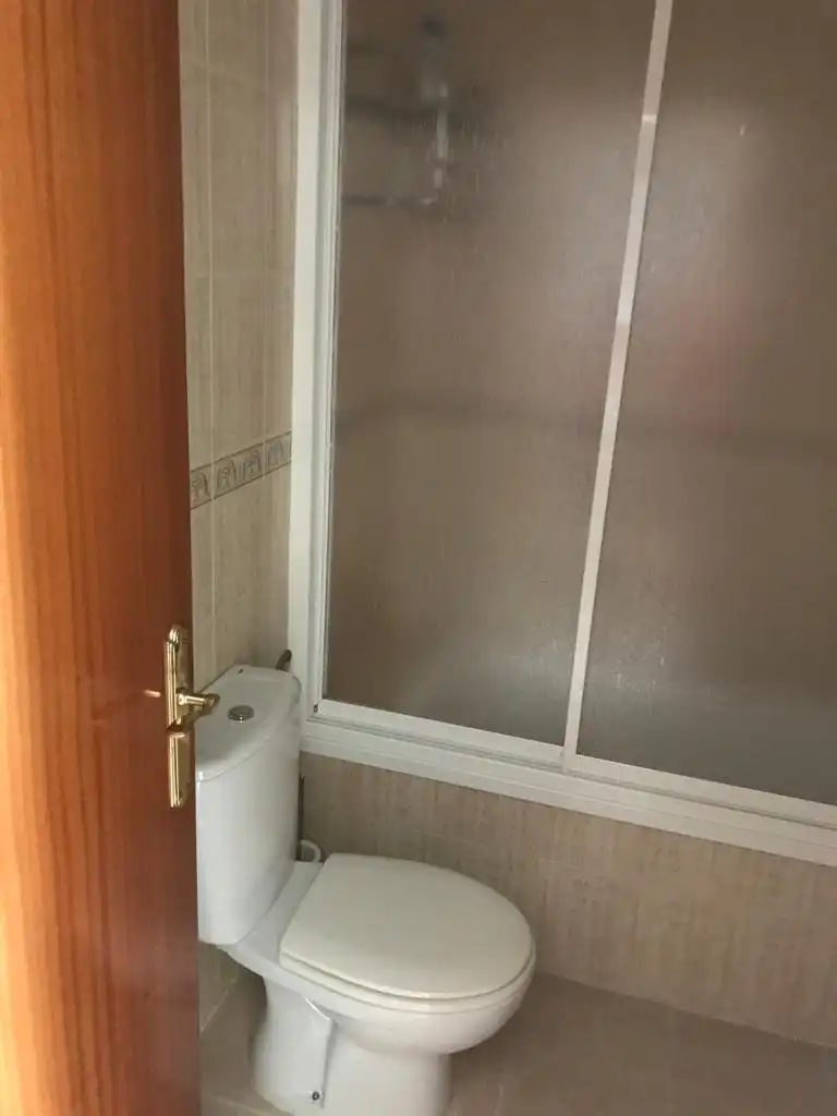 Flat for rent in Calle Carrera Chica, 1, Villafranca de los Barros Bathroom of Flat for rent in Villafranca de los Barros with Air Conditioner, Heating and Terrace