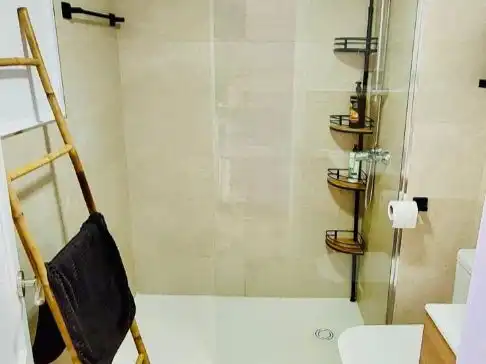 Flat for rent in Calle Maxorata, 2, Corralejo Bathroom of Flat for rent in La Oliva with Terrace, Swimming Pool and Furnished
