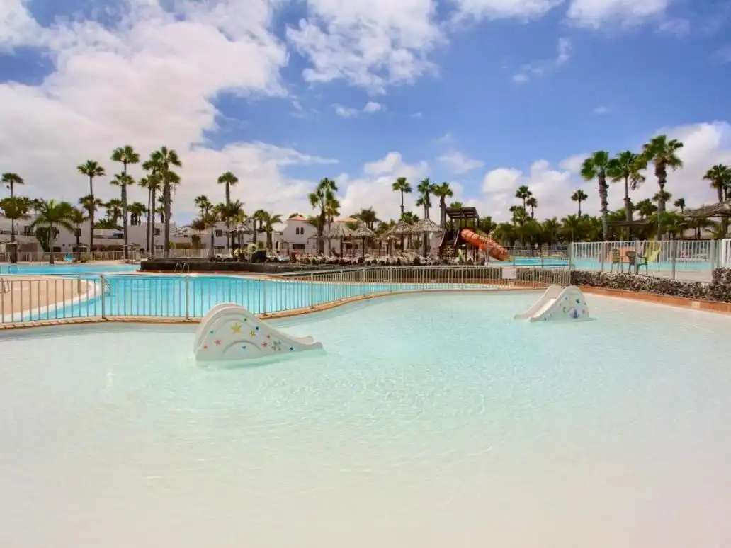 Flat for rent in Calle Maxorata, 2, Corralejo Swimming pool of Flat for rent in La Oliva with Terrace, Swimming Pool and Furnished