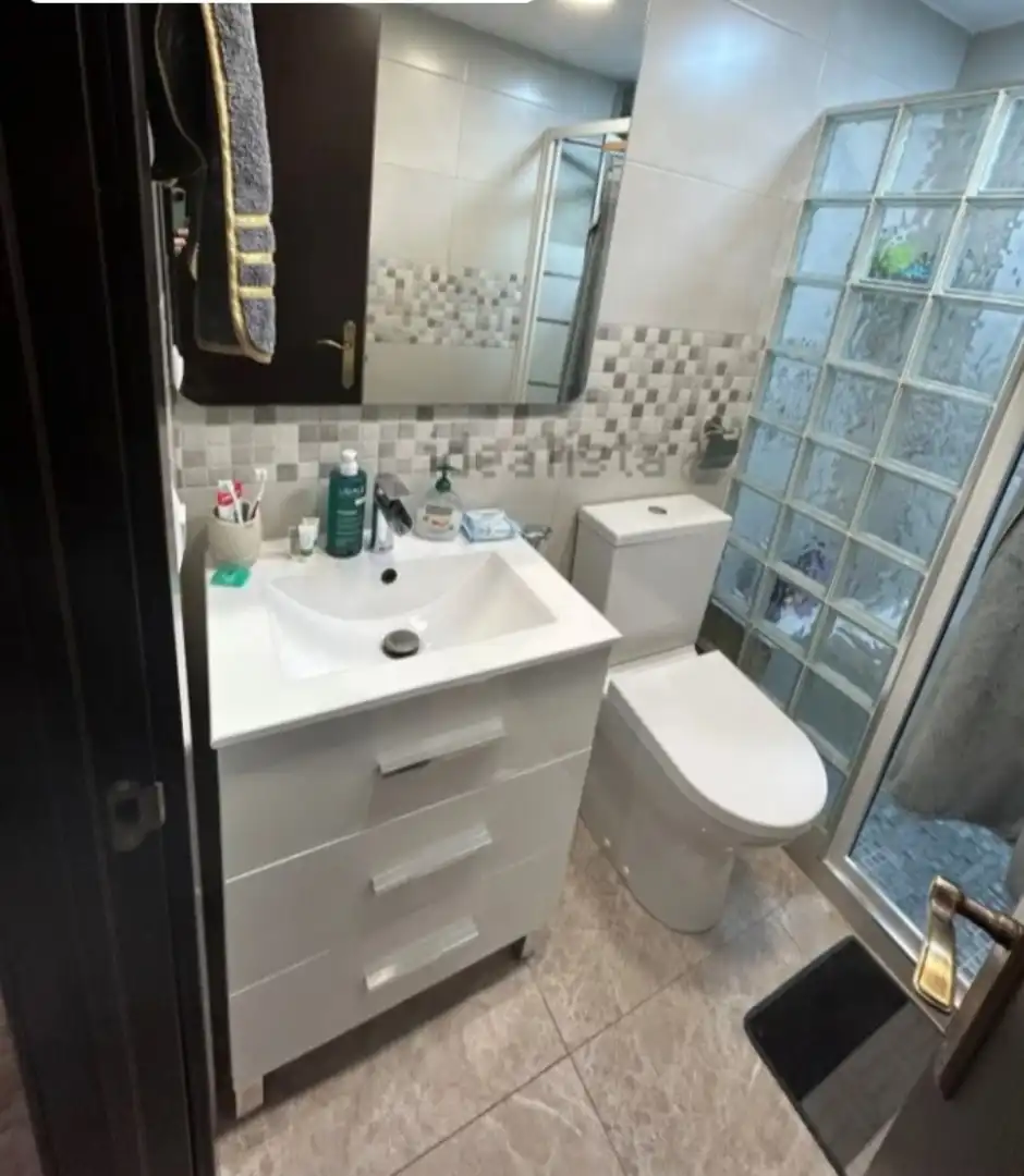 Badezimmer von Wohnung zum Verkauf in Gandia mit Klimaanlage, Terrasse und Balkon