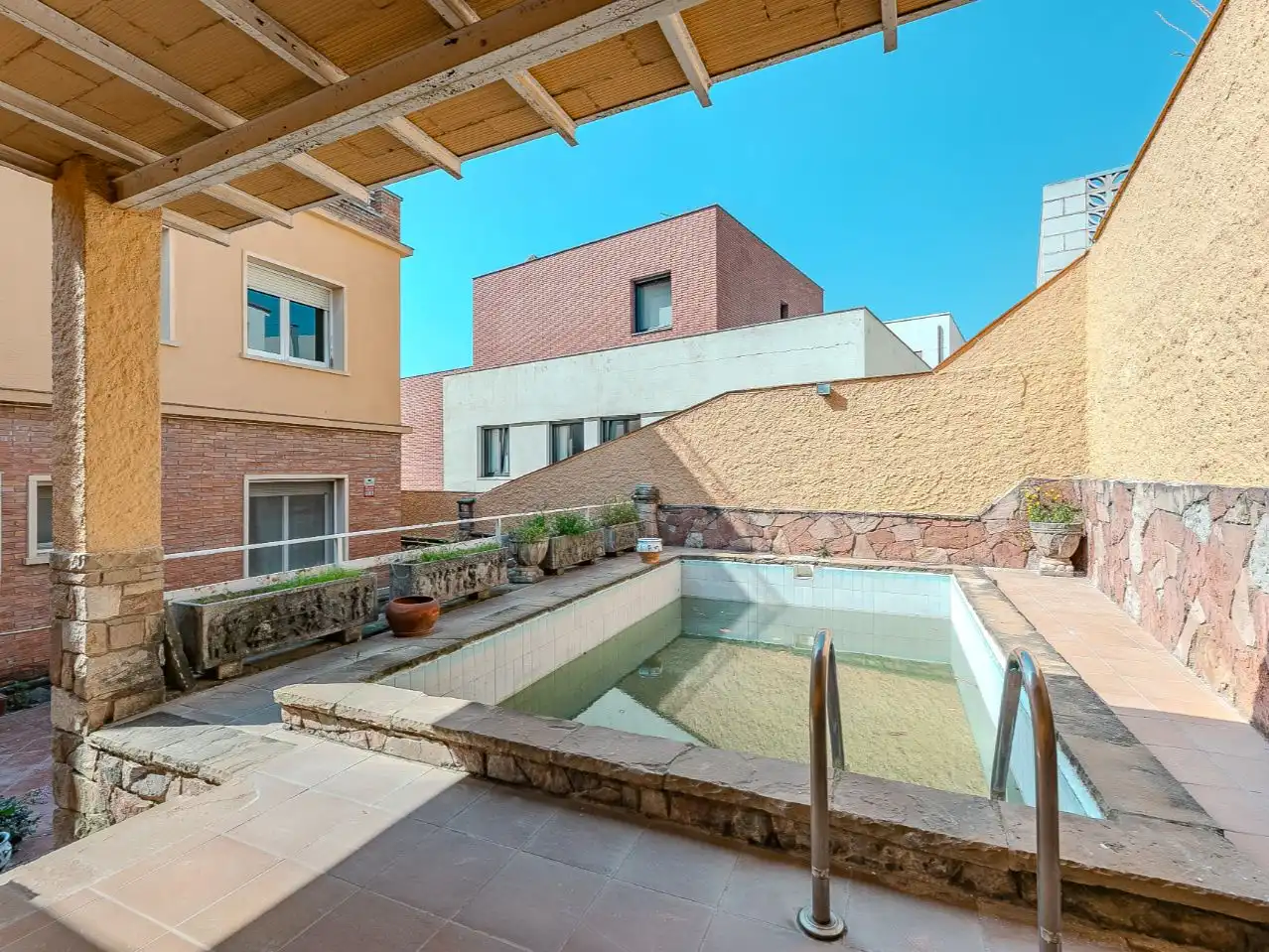 Wohnung zum Verkauf in Avinguda Antoni Gaudí, 50, Centre Schwimmbecken von Wohnung zum Verkauf in Sant Quirze del Vallès mit Terrasse, Schwimmbad und Balkon