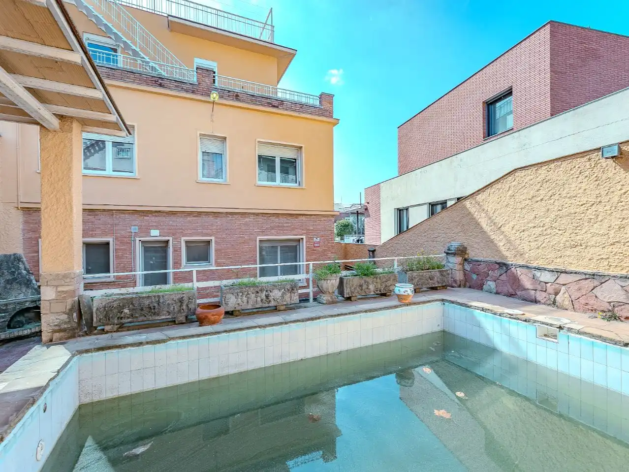 Wohnung zum Verkauf in Avinguda Antoni Gaudí, 50, Centre Schwimmbecken von Wohnung zum Verkauf in Sant Quirze del Vallès mit Terrasse, Schwimmbad und Balkon