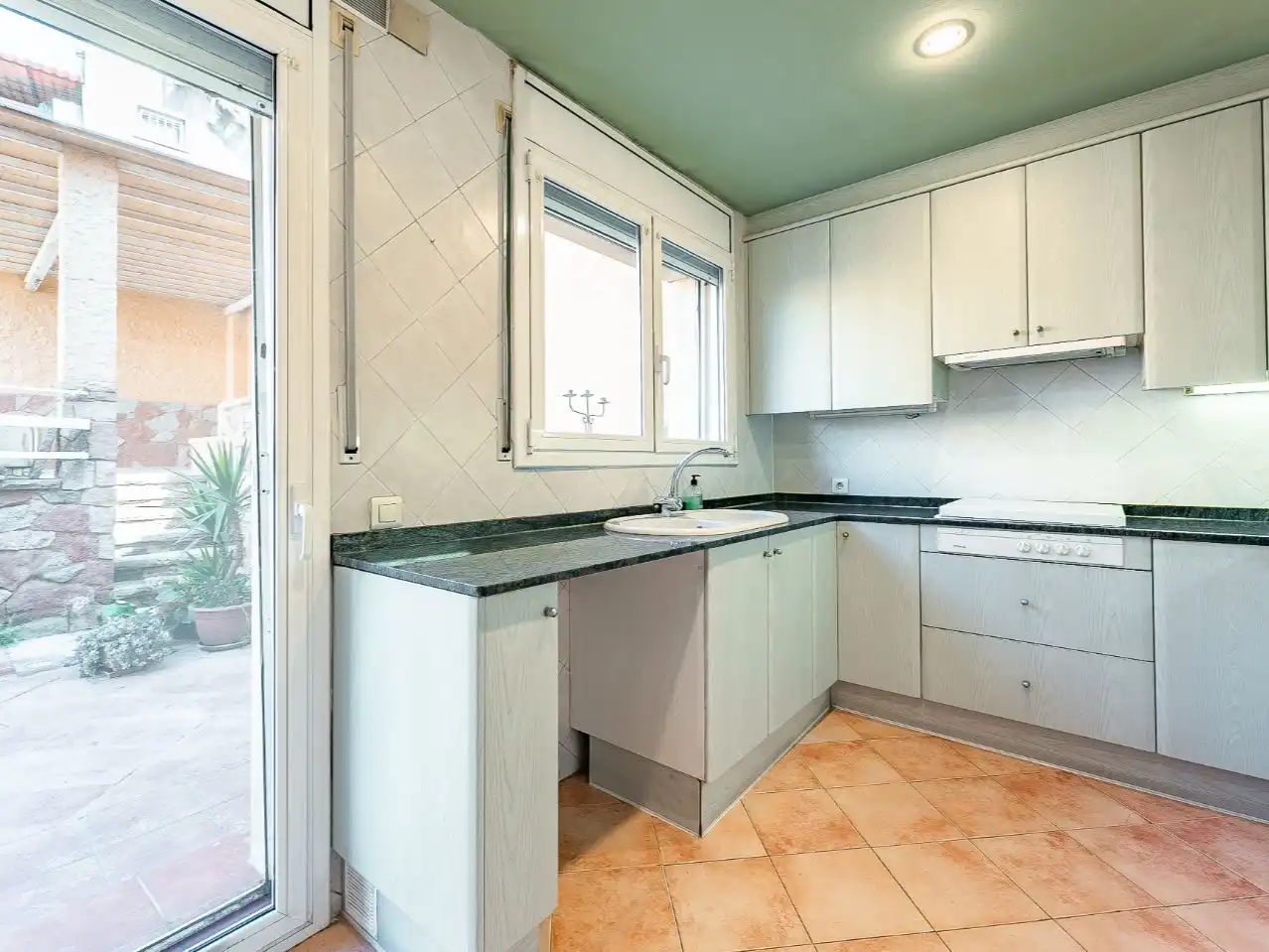 Wohnung zum Verkauf in Avinguda Antoni Gaudí, 50, Centre Küche von Wohnung zum Verkauf in Sant Quirze del Vallès mit Terrasse, Schwimmbad und Balkon