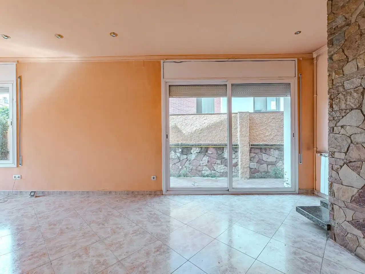 Wohnung zum Verkauf in Avinguda Antoni Gaudí, 50, Centre Wohnzimmer von Wohnung zum Verkauf in Sant Quirze del Vallès mit Terrasse, Schwimmbad und Balkon