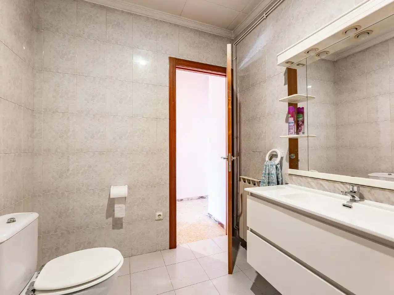 Wohnung zum Verkauf in Avinguda Antoni Gaudí, 50, Centre Badezimmer von Wohnung zum Verkauf in Sant Quirze del Vallès mit Terrasse, Schwimmbad und Balkon