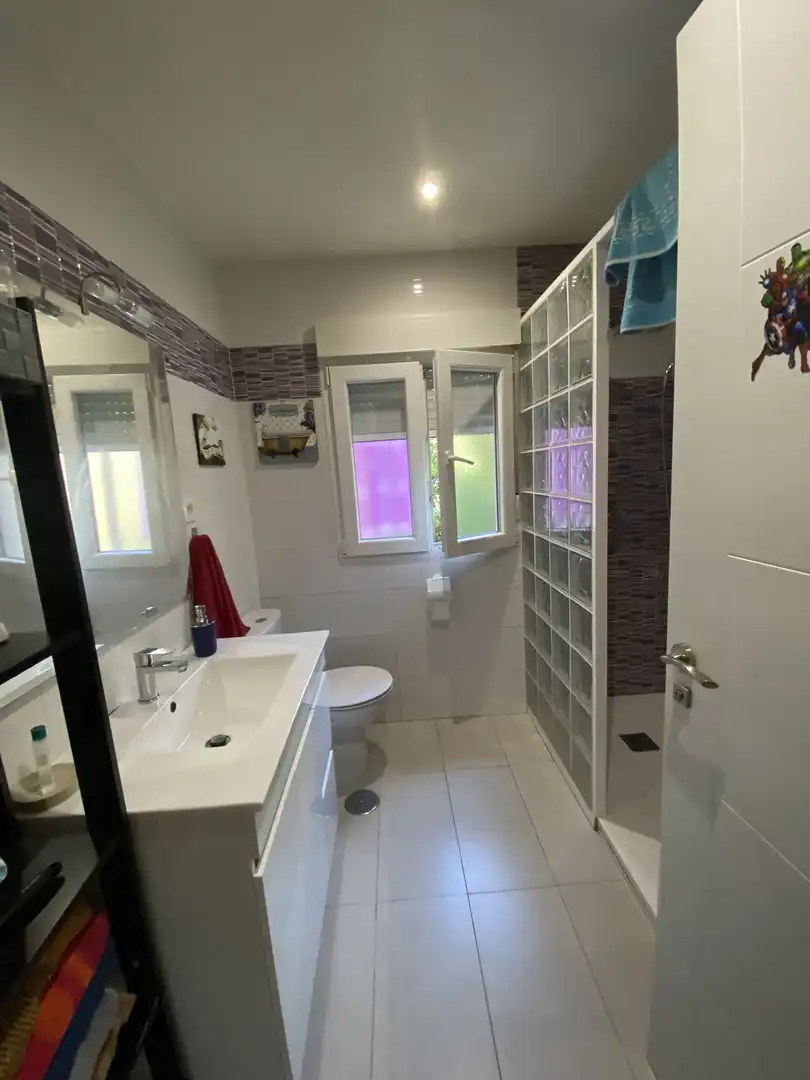 Badezimmer von Wohnung zum Verkauf in Madrid mit Klimaanlage, Heizung und Möbliert
