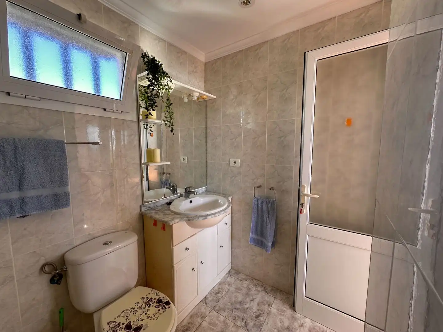 Flat for sale in Avenida los Guaires, 36, Arguineguín Bathroom of Flat for sale in Mogán with Terrace, Swimming Pool and Furnished