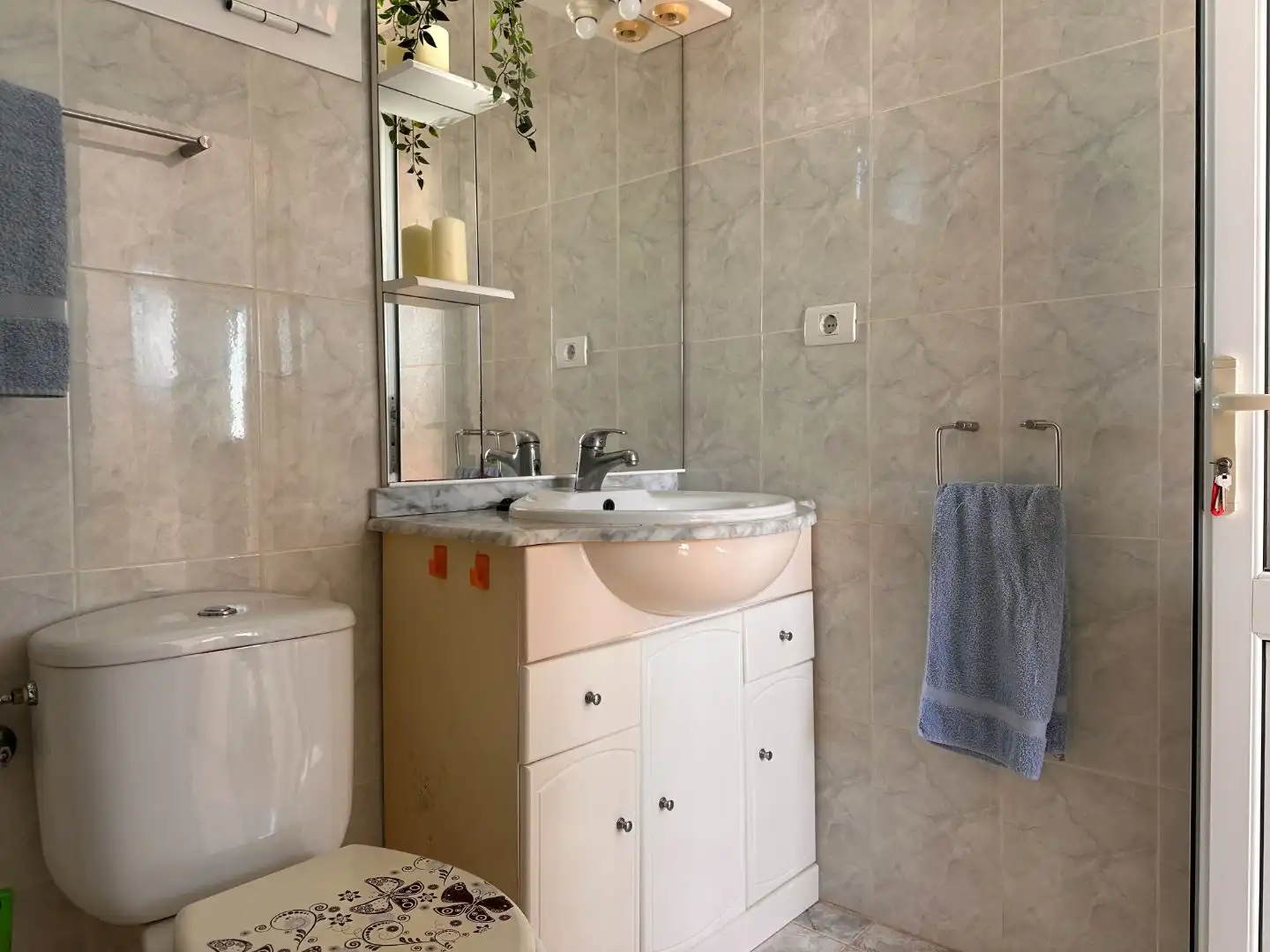 Flat for sale in Avenida los Guaires, 36, Arguineguín Bathroom of Flat for sale in Mogán with Terrace, Swimming Pool and Furnished