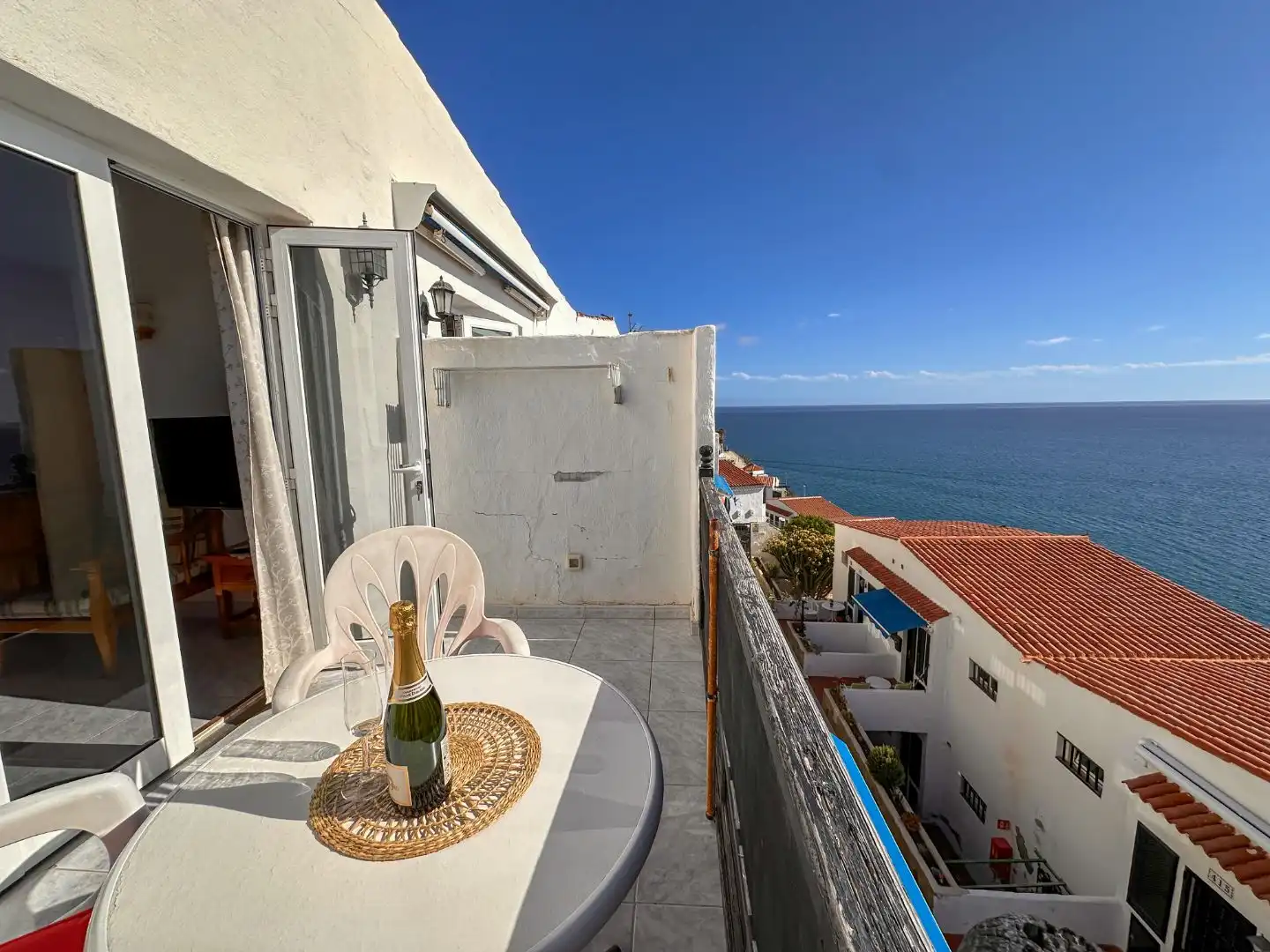 Flat for sale in Avenida los Guaires, 36, Arguineguín Balcony of Flat for sale in Mogán with Terrace, Swimming Pool and Furnished