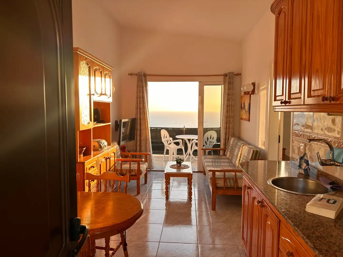 Flat for sale in Avenida los Guaires, 36, Arguineguín Living room of Flat for sale in Mogán with Terrace, Swimming Pool and Furnished