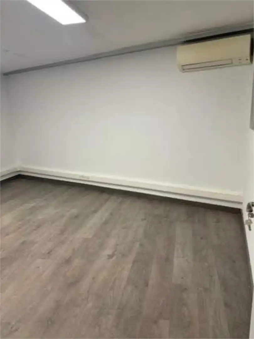 Oficina de alquiler en El Turó de la Peira Oficina de alquiler en Barcelona con Aire acondicionado