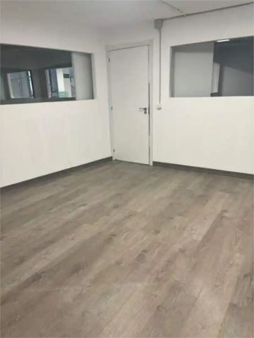 Oficina de alquiler en El Turó de la Peira Oficina de alquiler en Barcelona con Aire acondicionado